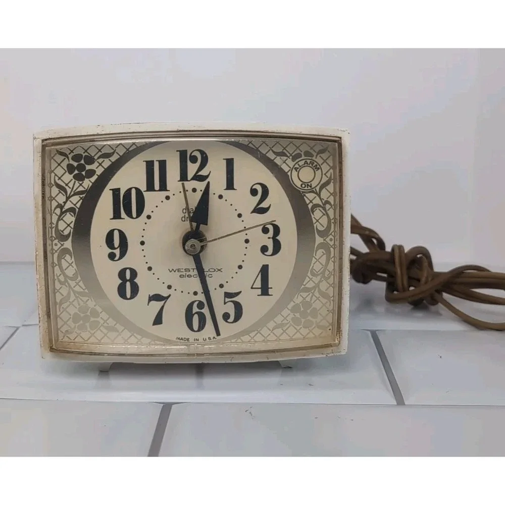 Westclock Vintage Mid Century General Electric Alarm clock Magic Touch Dialite